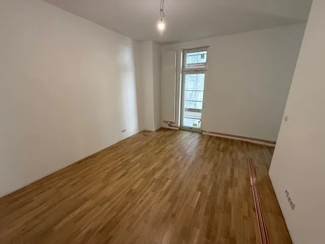 Schöne sanierte 1-Zimmer-Wohnung in Schöneberg ! — photo 1